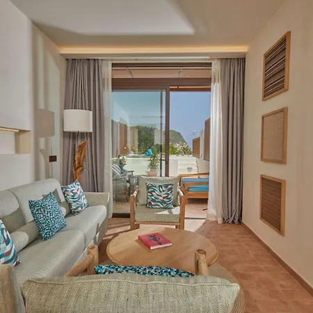 酒店 Cala San Miguel Ibiza Resort, Adults Only, Curio Collection By Hilton 5*
